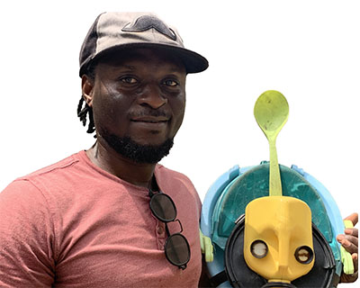 Portrait de l'artiste béninois Raphael Zossou, et son art de l upcycling 